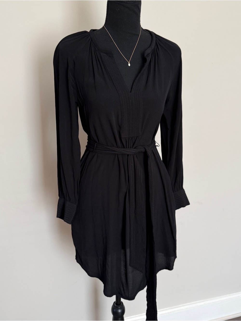 Banana Republic Black Long-Sleeve V-Neck Tie-Waist Dress